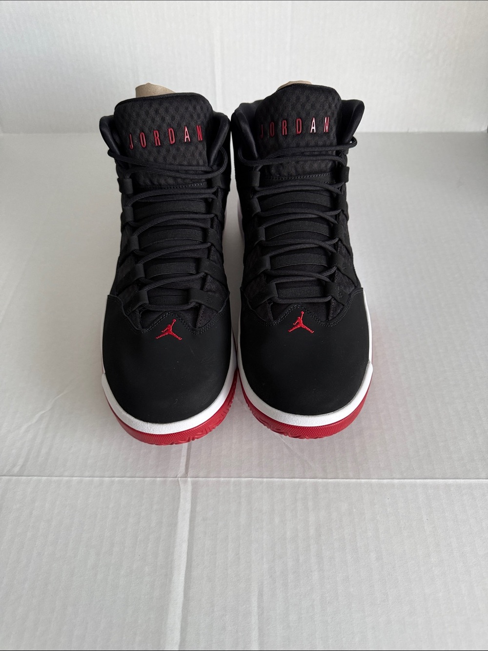 Air Jordan Max Aura Black and Red High-Top AQ9084-023 Men’s Sz 15
